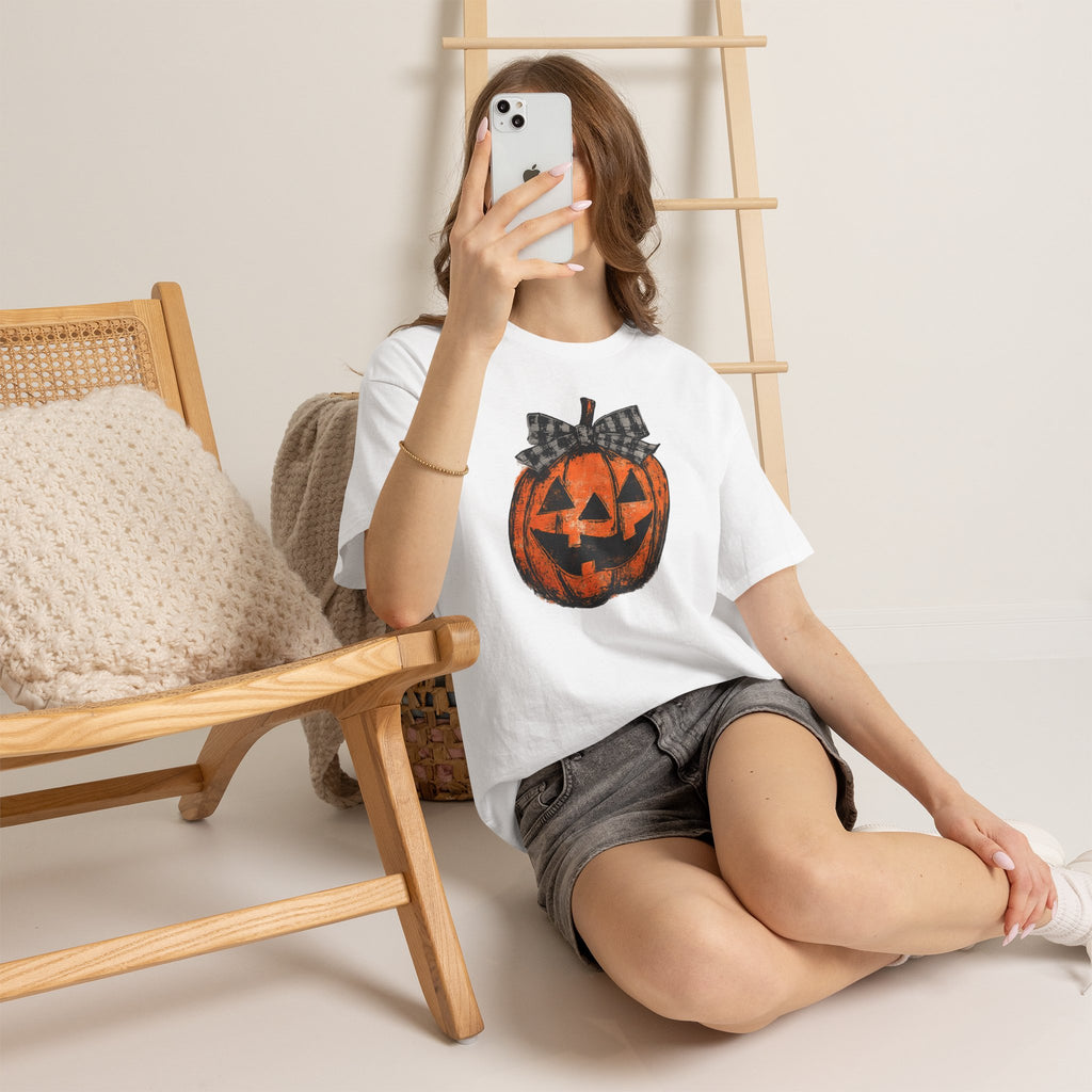 Distressed Pumpkin Bow Tee | Vintage Halloween T-Shirt | Cr8tive Designs